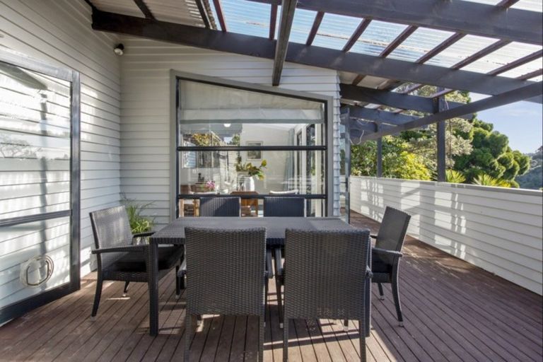 Photo of property in 9 Onewa Road, Northcote, Auckland, 0627