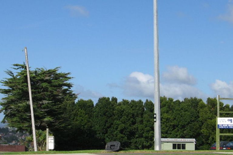 Photo of property in 63 Hobsonville Road, West Harbour, Auckland, 0618