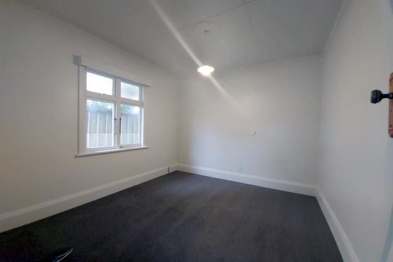 Photo of property in 8 Roxburgh Grove, Petone, Lower Hutt, 5012