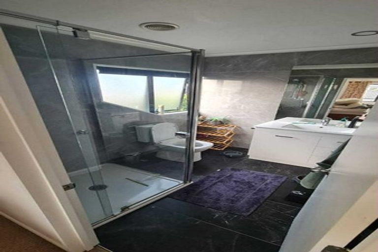 Photo of property in 6 Thornbury Crescent, East Tamaki Heights, Auckland, 2016