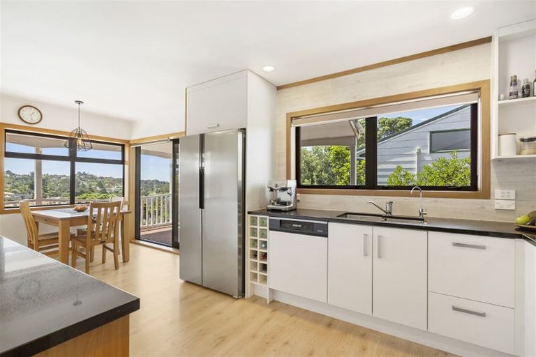 Photo of property in 28 Lingham Crescent, Torbay, Auckland, 0630