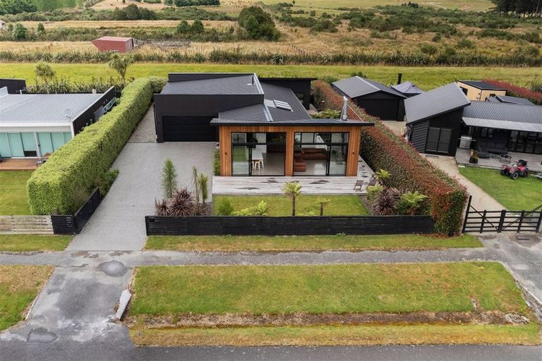 Photo of property in 99 Cashmere Bay Road, Moana, 7875