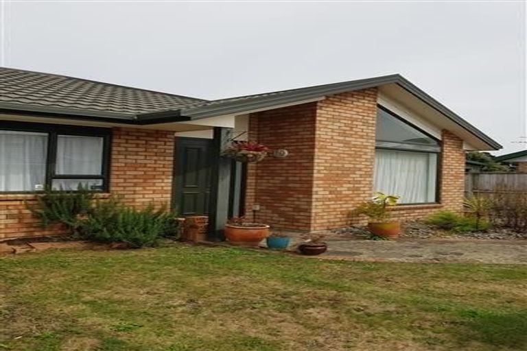Photo of property in 39a Apple Terrace, Ranui, Porirua, 5024