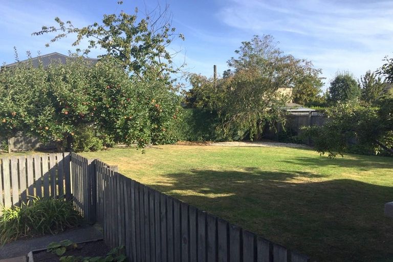Photo of property in 6 Otara Street, Ilam, Christchurch, 8053