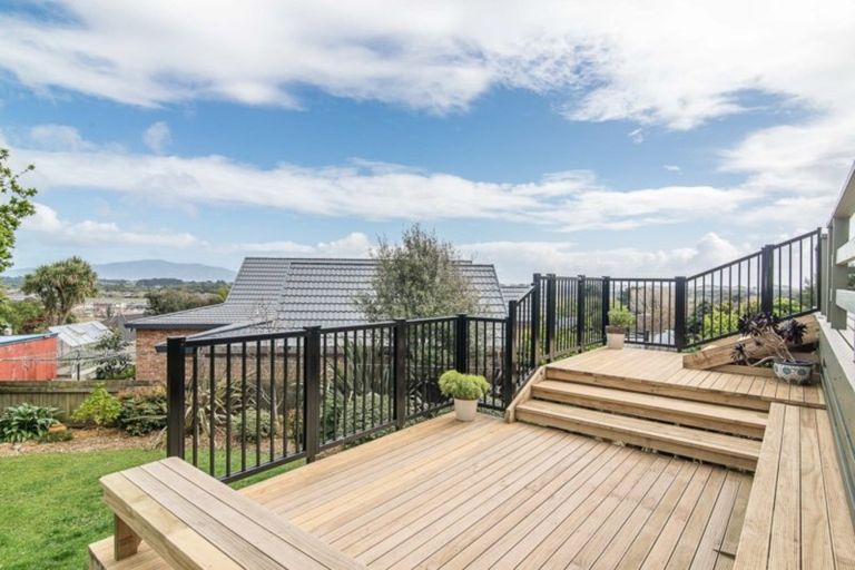 Photo of property in 14 Amokura Street, Waikanae, 5036