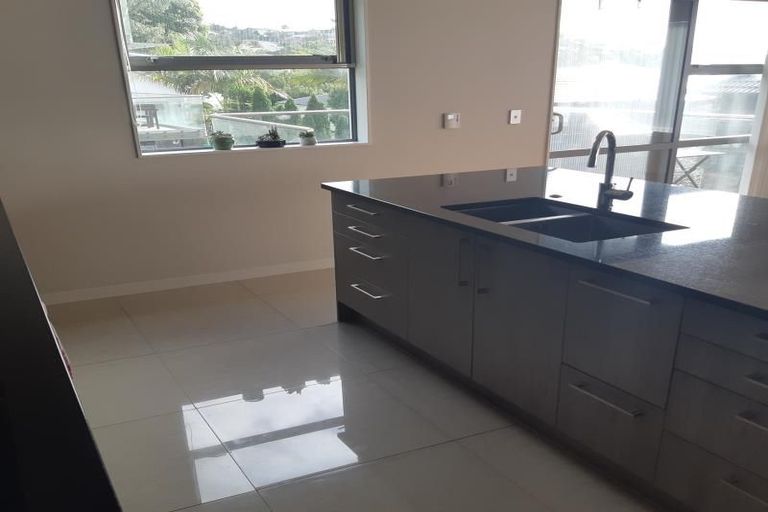 Photo of property in 8c Castleton Drive, Howick, Auckland, 2014