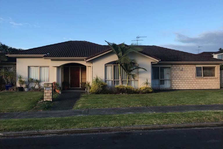 Photo of property in 19 Walter Haddrell Crescent, Flat Bush, Auckland, 2016