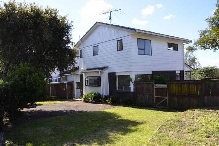 Photo of property in 1/11 Askew Place, Farm Cove, Auckland, 2012