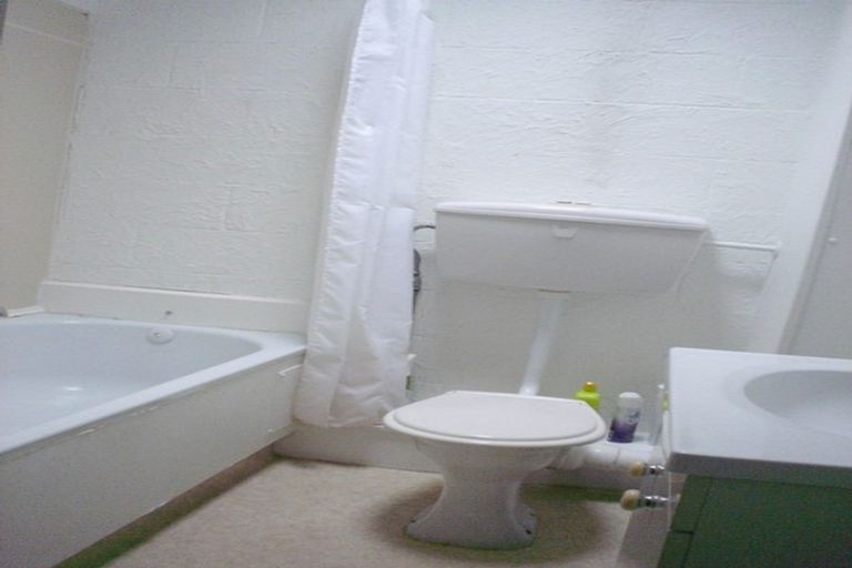 Photo of property in 26a Ranelagh Street, Karori, Wellington, 6012