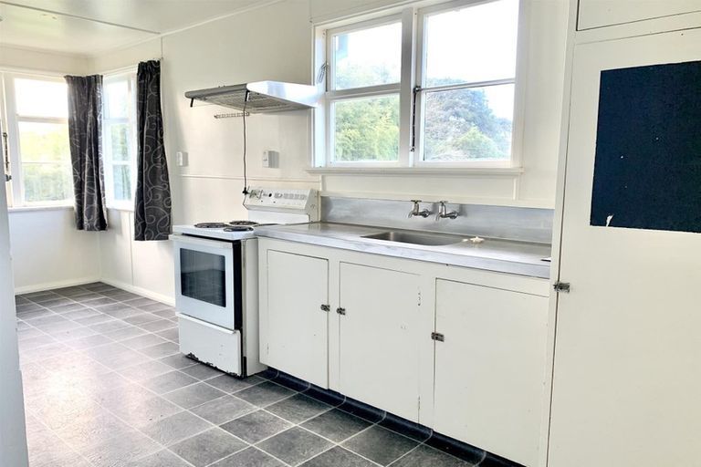 Photo of property in 8 Ajax Street, Stratford, 4332