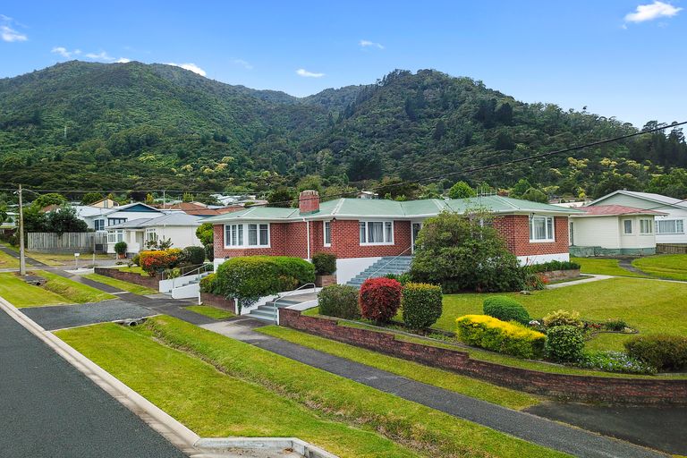 Photo of property in 11 Brick Street, Te Aroha, 3320