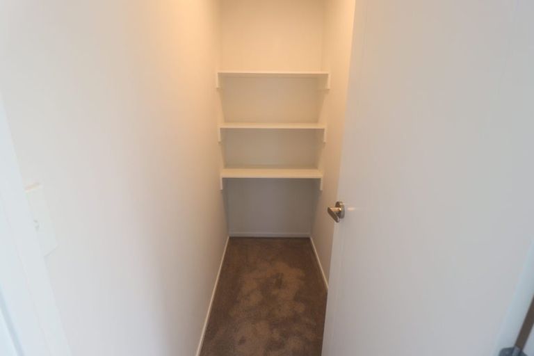 Photo of property in 1 Ngatoa Place, Glenfield, Auckland, 0629