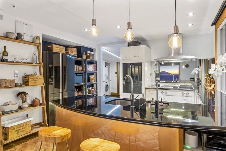 Photo of property in 71 Rosetta Road, Raumati South, Paraparaumu, 5032