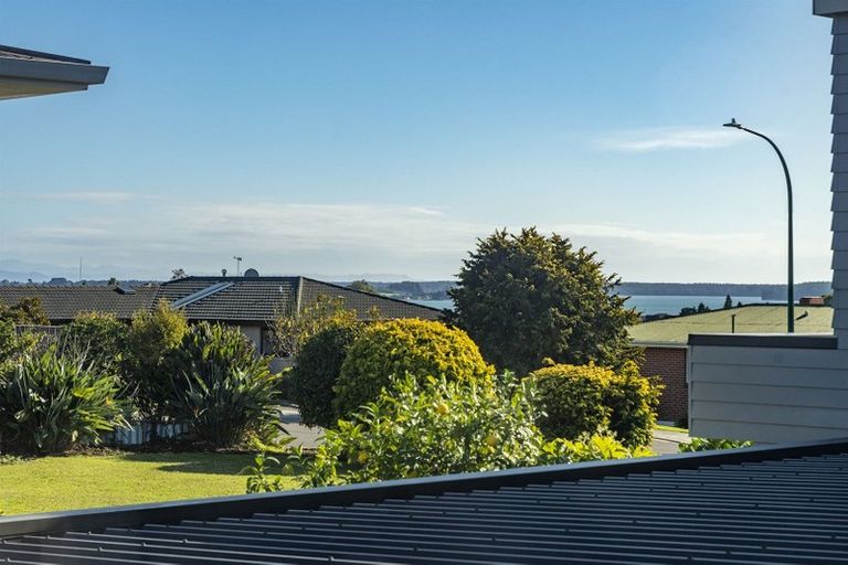 Photo of property in 18 Tirinui Crest Road, Otumoetai, Tauranga, 3110