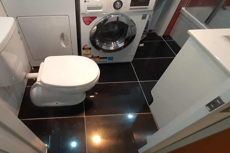 Photo of property in 216 Oriental Parade, Oriental Bay, Wellington, 6011