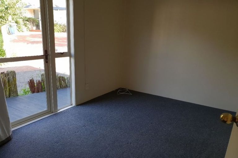 Photo of property in 80p Tirimoana Road, Te Atatu South, Auckland, 0602