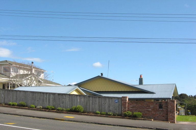 Photo of property in 44 Paynters Avenue, Strandon, New Plymouth, 4312