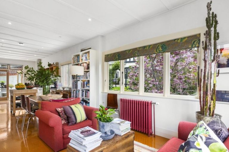 Photo of property in 18 Cliffs Road, Saint Clair, Dunedin, 9012