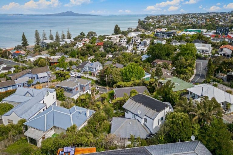 Photo of property in 8 Oban Road, Browns Bay, Auckland, 0630