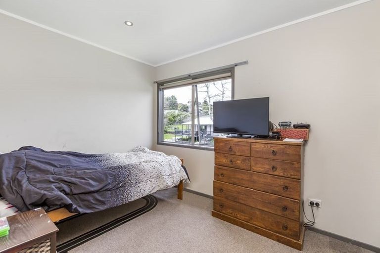 Photo of property in 24 Springtime Crescent, Stanmore Bay, Whangaparaoa, 0932
