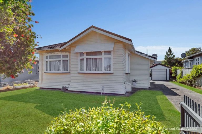 Photo of property in 38 Miro Street, Takaro, Palmerston North, 4410