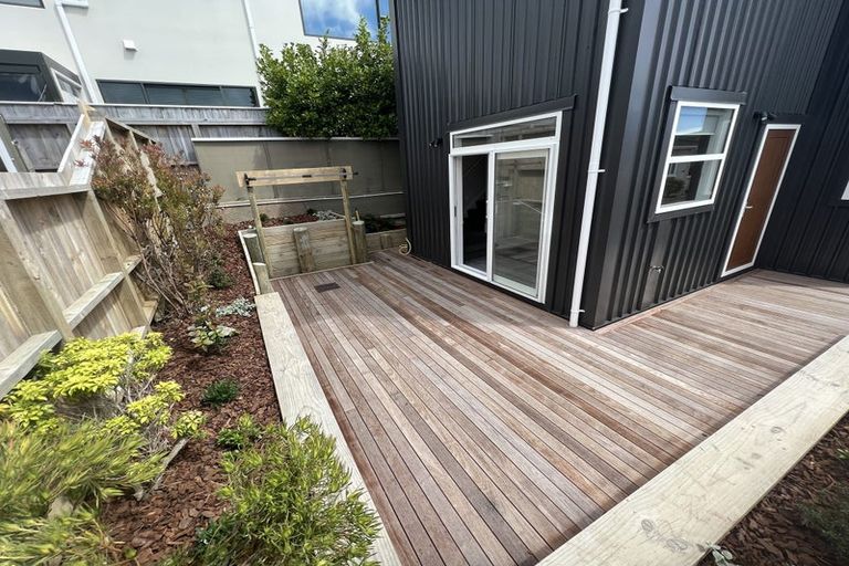 Photo of property in 28b Mana Esplanade, Paremata, Porirua, 5026