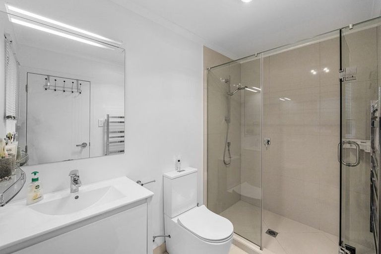 Photo of property in 16 Verdot Close, Kumeu, 0810