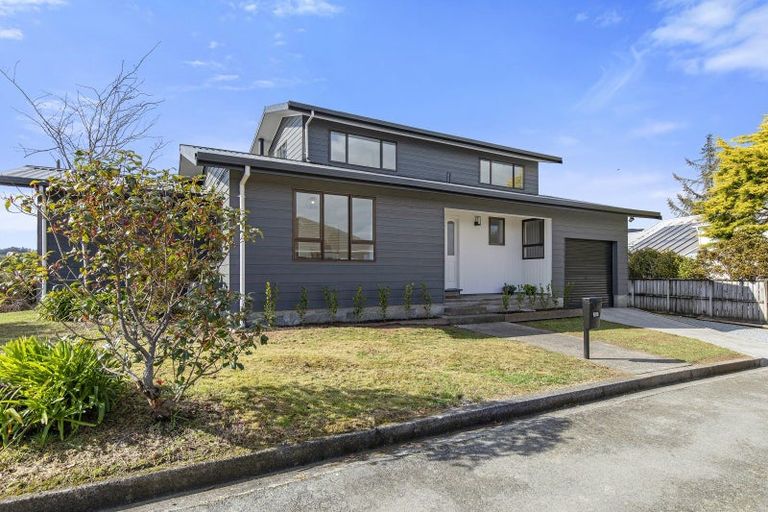 Photo of property in 201 Holborn Drive, Stokes Valley, Lower Hutt, 5019