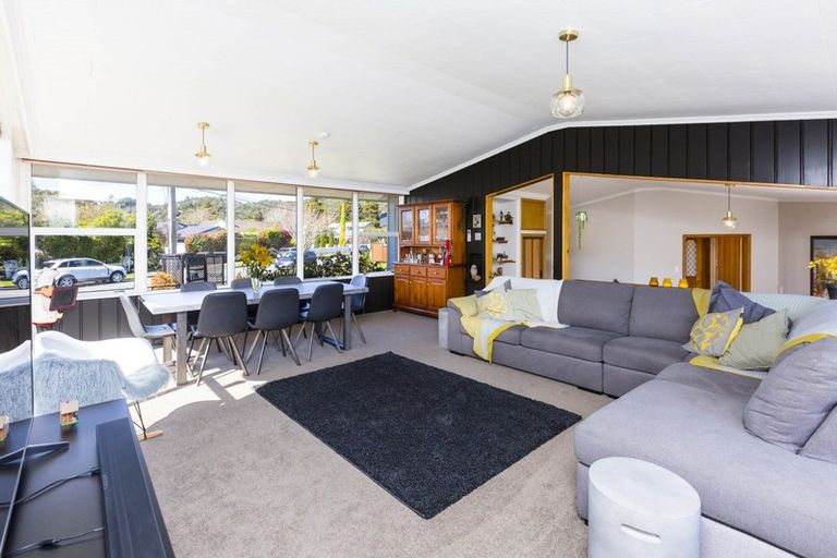 Photo of property in 31 Dowling Grove, Silverstream, Upper Hutt, 5019