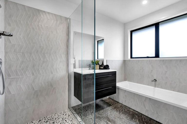 Photo of property in 9b James Drive, Bell Block, New Plymouth, 4312