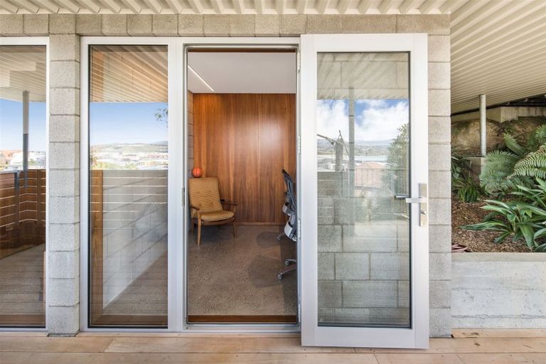 Photo of property in 6 Crawford Road, Kilbirnie, Wellington, 6022