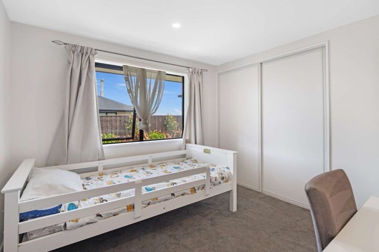 Photo of property in 4 Shillingford Boulevard, Rolleston, 7615