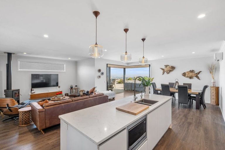 Photo of property in 24 Moira Close, Welcome Bay, Tauranga, 3175