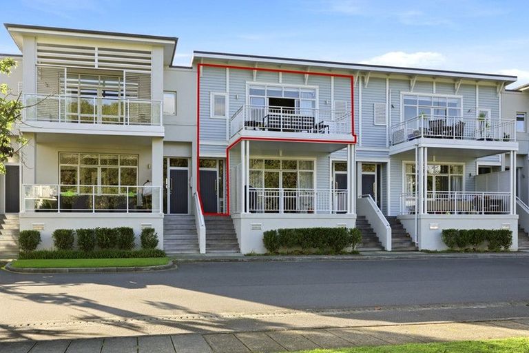 Photo of property in 12 Parkside Drive, Orewa, 0931