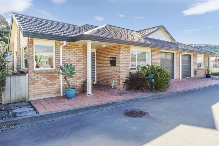 Photo of property in Miramar Villas, 16/3 Byron Street, Miramar, Wellington, 6022