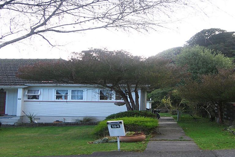 Photo of property in 194 Whites Line East, Waiwhetu, Lower Hutt, 5010