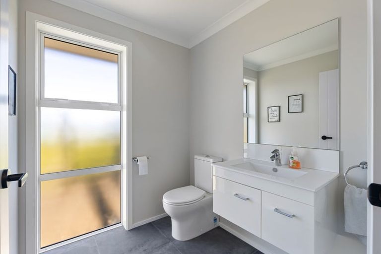 Photo of property in 18 Ashgrove Lane, Ashhurst, Palmerston North, 4470