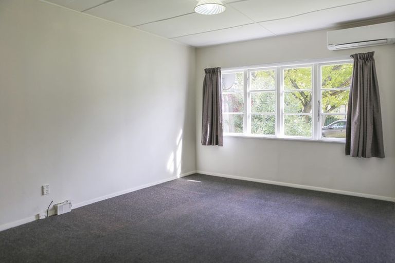 Photo of property in 92 Naenae Road, Naenae, Lower Hutt, 5011