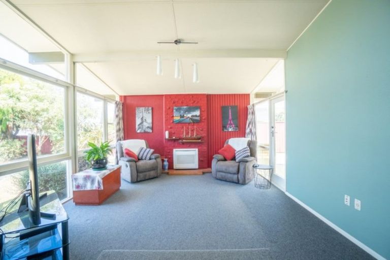 Photo of property in 67 Sutherland Crescent, Westbrook, Palmerston North, 4412