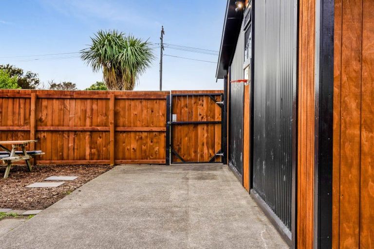 Photo of property in 1 Lynton Street, Upper Vogeltown, New Plymouth, 4310