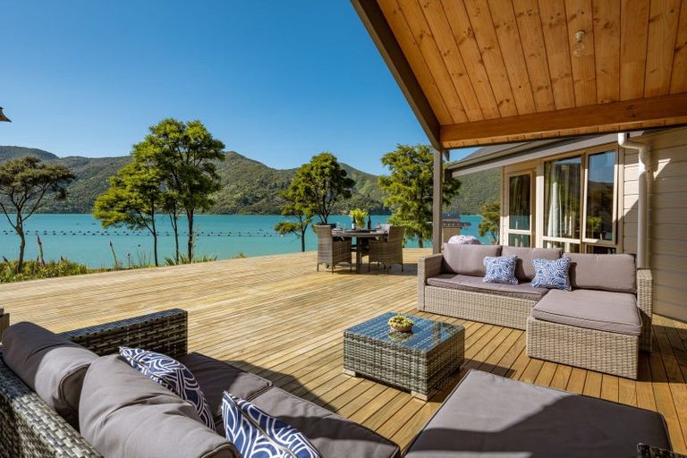 Photo of property in 4941 Kenepuru Road, Ohauparuparu Bay, Picton, 7282