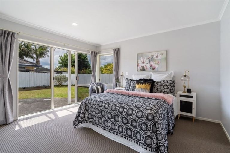 Photo of property in 9 Camerton Close, Northpark, Auckland, 2013