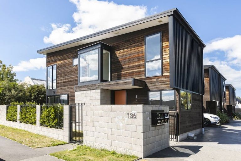 Photo of property in 1/136 Sherborne Street, St Albans, Christchurch, 8014