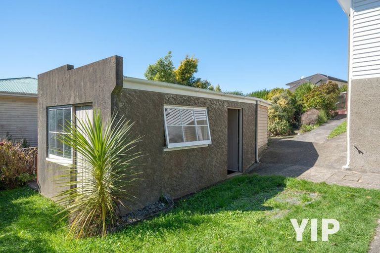 Photo of property in 17 Hollies Crescent, Johnsonville, Wellington, 6037