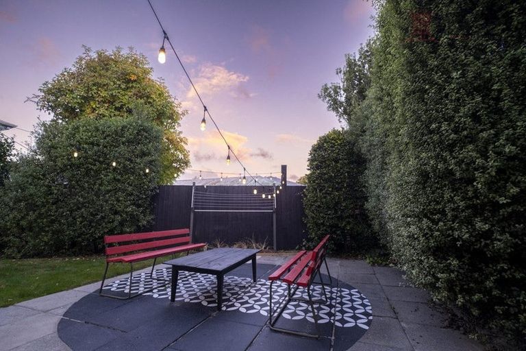 Photo of property in 2/103 Opawa Road, Opawa, Christchurch, 8023