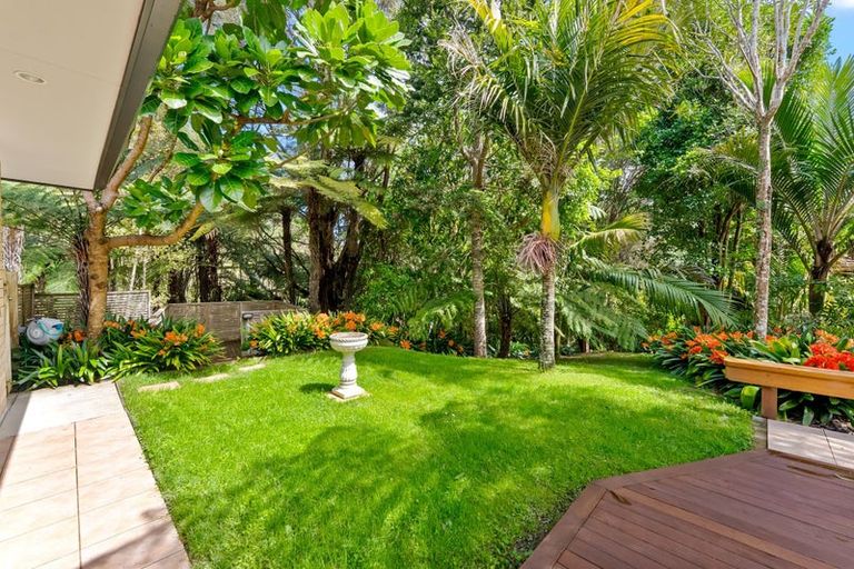 Photo of property in 257 Kaipara Road, Papakura, 2582