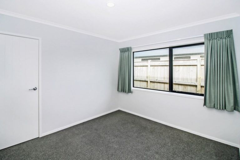 Photo of property in 2 Ongarui Close, Whalers Gate, New Plymouth, 4310