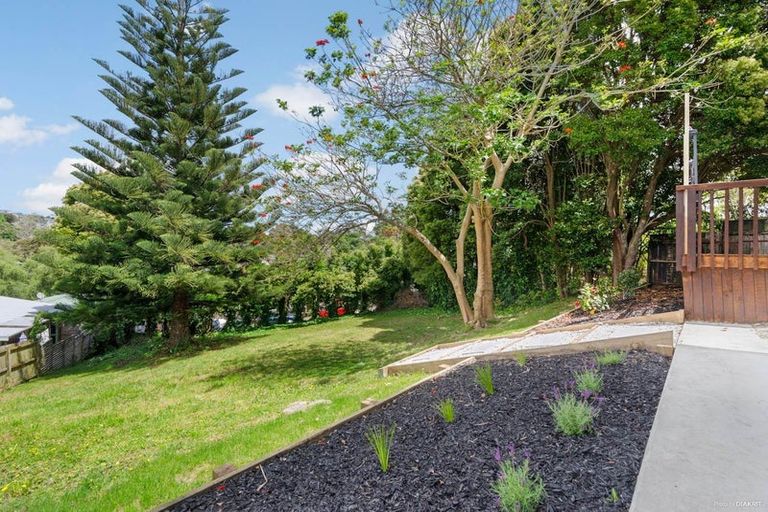 Photo of property in 127 Brian Crescent, Stanmore Bay, Whangaparaoa, 0932
