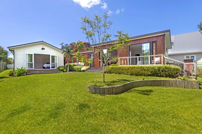 Photo of property in 14 Lysnar Street, Okitu, Gisborne, 4010