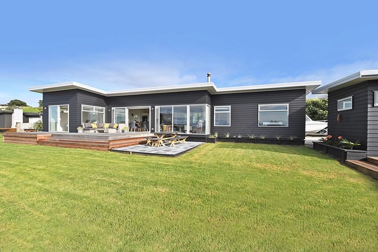 Photo of property in 22 Wonderview Road, Leigh, 0985